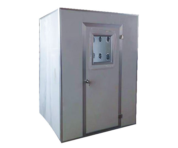 双人双吹风淋室参数标准(彩钢板)外径尺寸: 宽1600*深1600*高2100内径尺寸: 宽 940*深1500*高2000功率